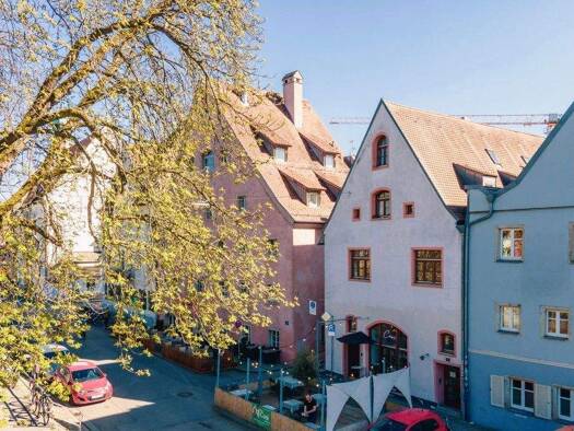 Haus zum Kauf 1.599.000 € 10 Zimmer 363 m² 165 m² Grundstück Innenstadt Regensburg 93047