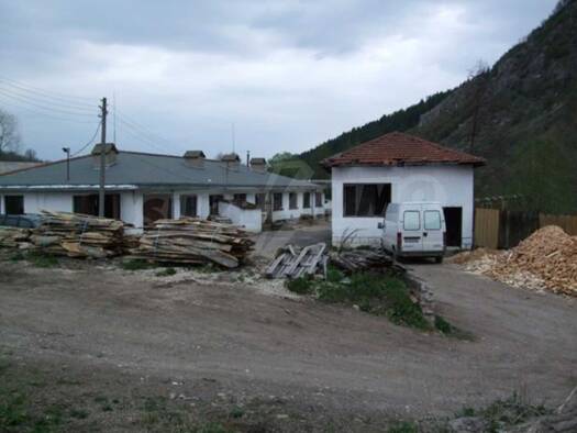 Produktionshalle zum Kauf 450.000 € Teteven