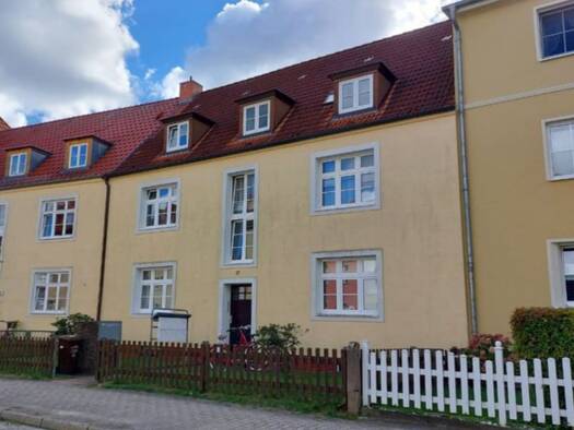 Wohnung zur Miete 437 € 2 Zimmer 46 m² Geschoss 1/2 frei ab 15.04.2026 Frankenvorstadt Stralsund 18439