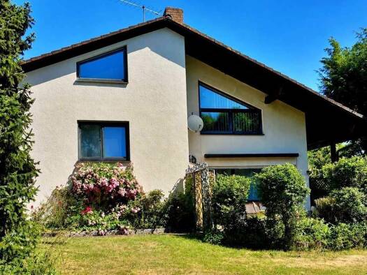 Einfamilienhaus zum Kauf 395.000 € 10 Zimmer 260 m² 1.160 m² Grundstück frei ab sofort Dr.-Haberl-Straße 19 Lintach Freudenberg 92272