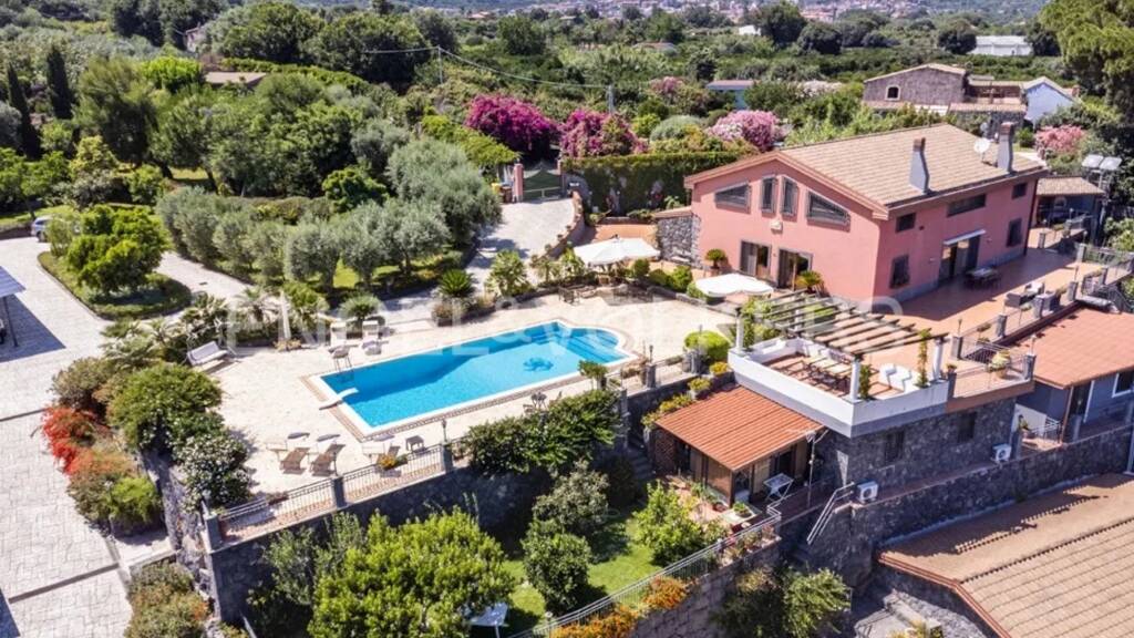 Villa zum Kauf 15 Zimmer 415 m² 5.000 m² Grundstück frei ab sofort Via Brinzio 20 Aci Catena 95022