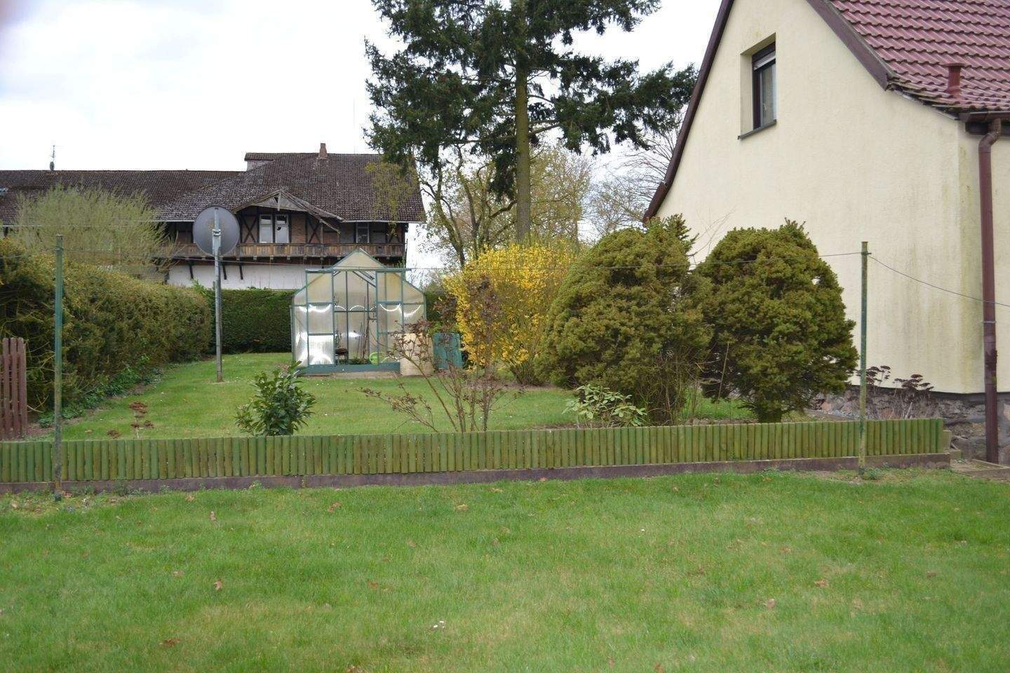 Immobilie in Krakow am See - Einfamilienhaus in Seenähe, 3000 m² Grundstück, Garage - Bild 2