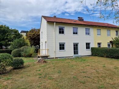 Doppelhaushälfte zum Kauf 140.000 € 97 m² 667 m² Grundstück frei ab sofort Traunreut Traunreut 83301