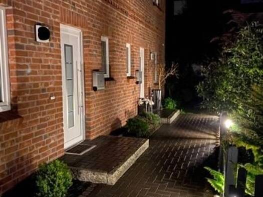 Doppelhaushälfte zur Miete 2.480 € 6 Zimmer 152 m² 300 m² Grundstück frei ab sofort Innenstadt 25421