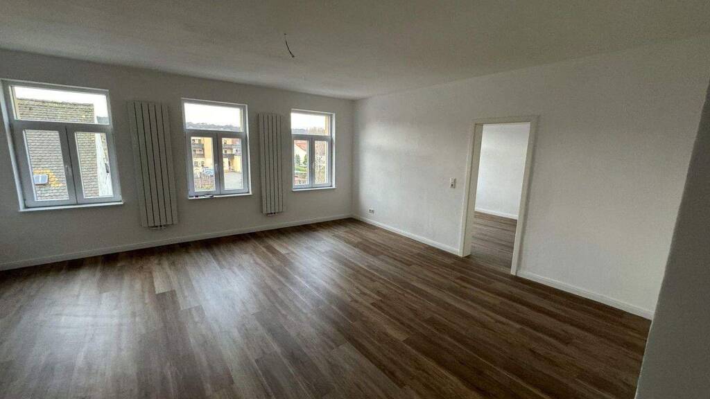 Wohnung zur Miete 650 € 2 Zimmer 69 m² 2. Geschoss frei ab 01.03.2026 Schulstraße 22 Grimma 04668