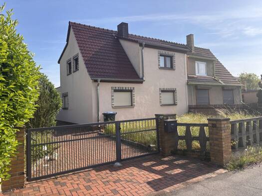 Haus zum Kauf 260.000 € 6 Zimmer 116 m² 860 m² Grundstück frei ab sofort Markranstädt Markranstädt 04420
