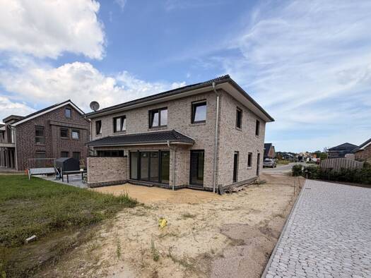 Doppelhaushälfte zum Kauf - Erstbezug 440.000 € 4 Zimmer 121 m² 334 m² Grundstück Wiefelstede 26215