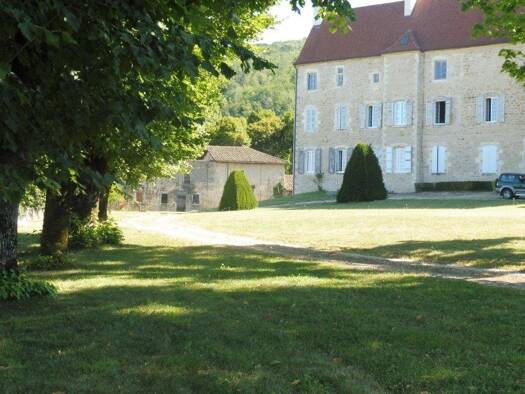 Schloss zum Kauf 1.590.000 € 20 Zimmer 650 m² 80.000 m² Grundstück Pont-d'Ain 01330