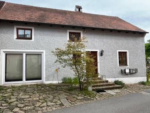 Mehrfamilienhaus zum Kauf 329.000 € 6 Zimmer 137,5 m² 142 m² Grundstück Regenstauf Regenstauf 93128