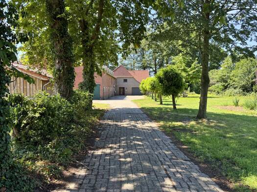 Haus zum Kauf 295.000 € 8 Zimmer 229 m² 7.118 m² Grundstück frei ab 01.08.2026 Littel Wardenburg / Littel 26203