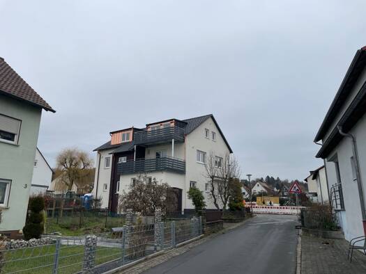 Wohnung zur Miete 1.300 € 4,5 Zimmer 98,5 m² Geschoss 1/2 frei ab 01.02.2026 Schützenstraße 25 Forchheim 91301