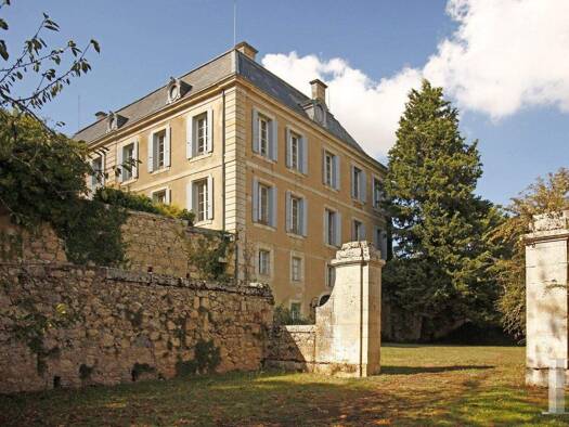 Schloss zum Kauf 1.490.000 € 16 Zimmer 650 m² 77.996 m² Grundstück Lectoure 32700