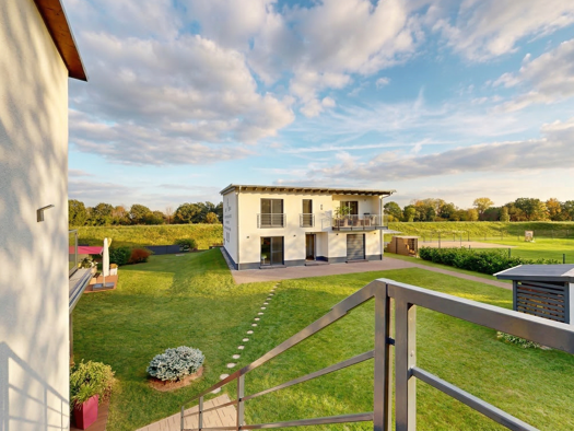 Haus zum Kauf 450.000 € 7 Zimmer 292 m² 2.350 m² Grundstück Kienitz Letschin 15324