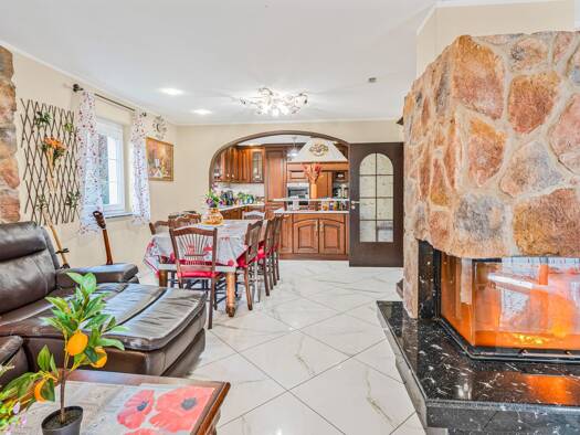 Einfamilienhaus zum Kauf 750.000 € 8 Zimmer 395 m² 942 m² Grundstück frei ab sofort Murg 79730