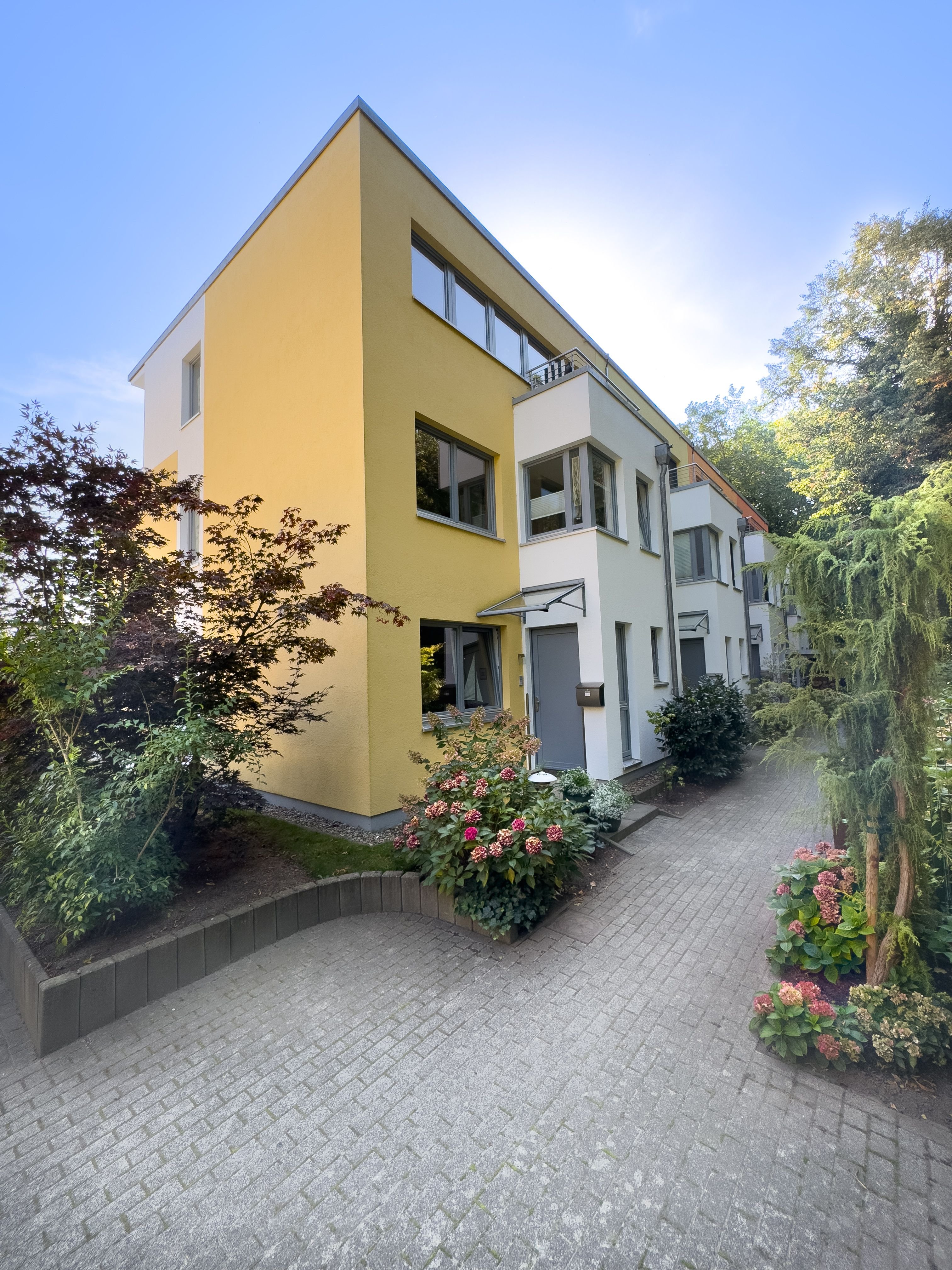 Reihenendhaus zum Kauf 849.000 € 5 Zimmer 183,9 m²<br/>Wohnfläche 316 m²<br/>Grundstück 01.11.2024<br/>Verfügbarkeit Kröpeliner-Tor-Vorstadt Rostock 18057