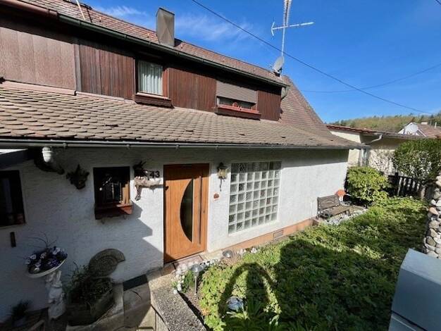 Doppelhaushälfte zum Kauf 359.000 € 5,5 Zimmer 133 m² 347 m² Grundstück Steinenbronn 71144