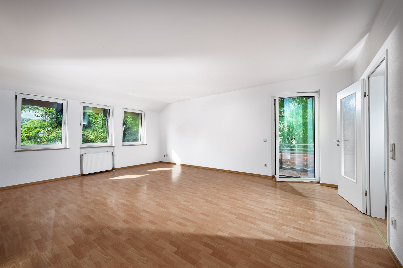 Wohnung zur Miete 854 € 2 Zimmer 80,6 m²<br/>Wohnfläche 1.<br/>Geschoss Altenbrückstrasse 9 Hassels Düsseldorf 40599