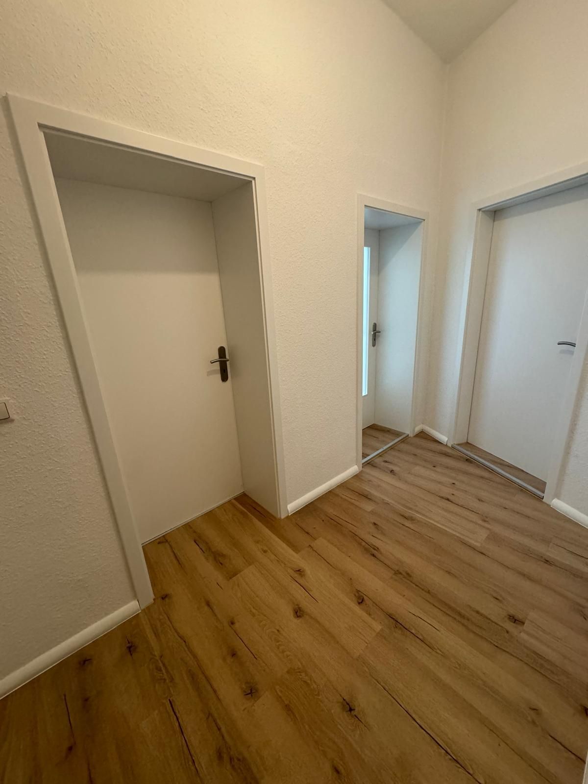 Wohnung zur Miete 400 € 3 Zimmer 61 m²<br/>Wohnfläche EG<br/>Geschoss ab sofort<br/>Verfügbarkeit Zeißstr. 13 Hilbersdorf 150 Chemnitz 09130