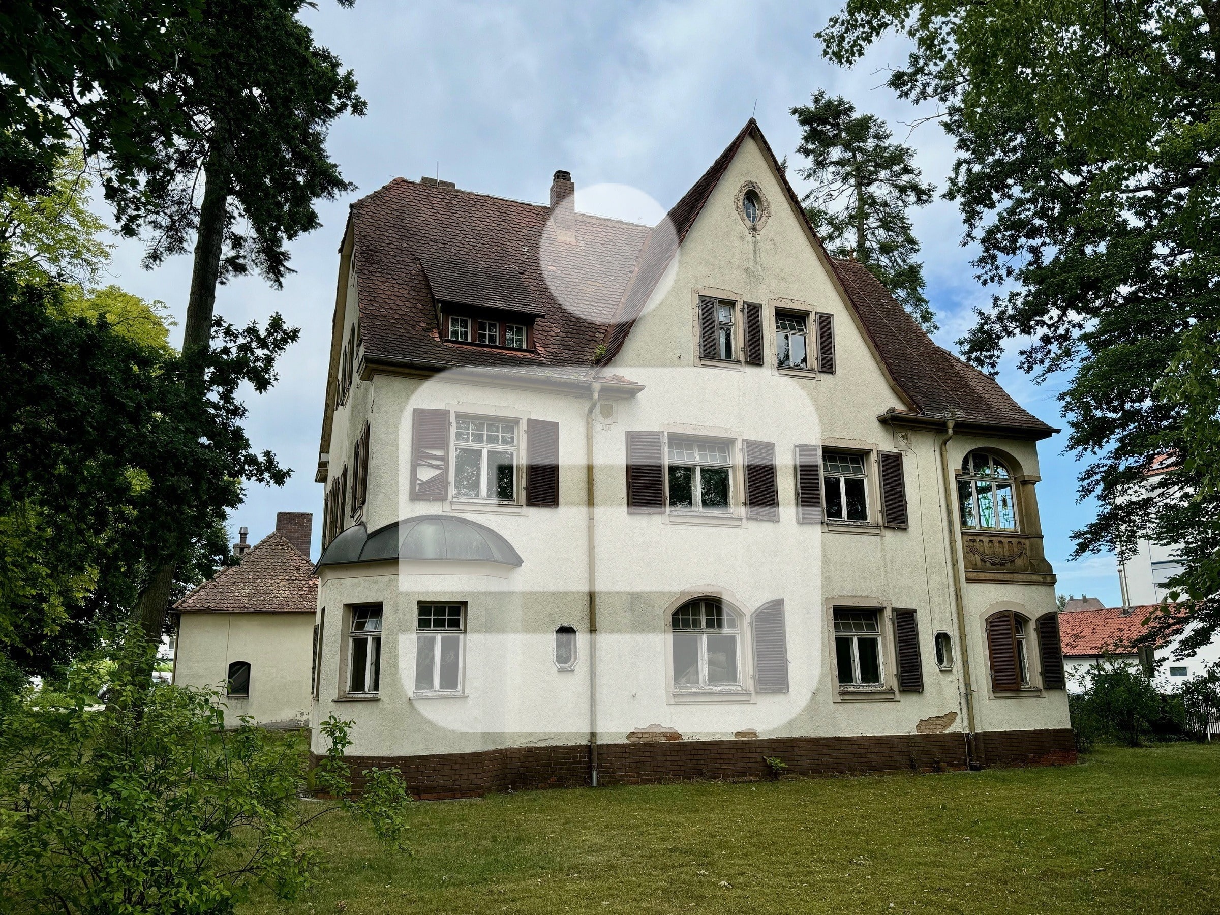 Einfamilienhaus zum Kauf 650.000 € 11 Zimmer 312 m²<br/>Wohnfläche 2.002 m²<br/>Grundstück Höchstadt Höchstadt 91315