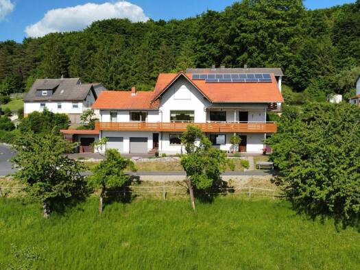 Mehrfamilienhaus zum Kauf 349.000 € 8 Zimmer 204 m² 800 m² Grundstück frei ab sofort Wehrshausen Schenklengsfeld 36277