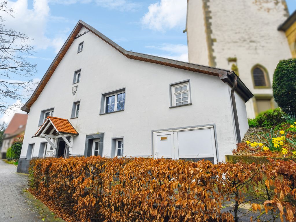 Einfamilienhaus zum Kauf 300.000 € 5 Zimmer 230,9 m²<br/>Wohnfläche 174 m²<br/>Grundstück Neckarwestheim 74382