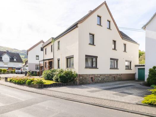 Einfamilienhaus zum Kauf 289.500 € 8 Zimmer 206 m² 1.017 m² Grundstück Niederbreitbach Niederbreitbach 56589