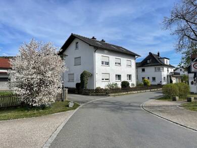 Mehrfamilienhaus zum Kauf 246.000 € 11 Zimmer 282 m² 641 m² Grundstück frei ab sofort Rodachstraße 11 und 11a Neuses Kronach 96317