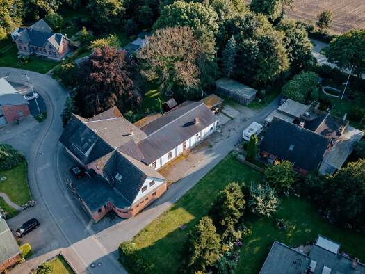 Haus zum Kauf provisionsfrei 325.000 € 20 Zimmer 644 m² 1.262 m² Grundstück frei ab 01.01.2026 Dorfstr. 39 Rabel 24376
