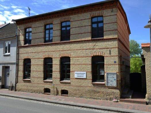 Einfamilienhaus zum Kauf provisionsfrei 195.000 € 6 Zimmer 182 m² 333 m² Grundstück frei ab 01.06.2026 Ernst-Thälmann-Straße 3 Brüel 19412