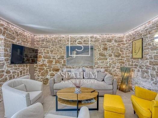 Haus zur Miete 2.700 € 5 Zimmer 340 m² Sveti Lovrec Sveti Lovrec