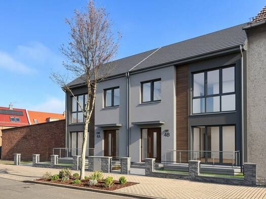 Doppelhaushälfte zum Kauf 398.000 € 10 Zimmer 300 m² 2.200 m² Grundstück Gispersleben Erfurt 99091
