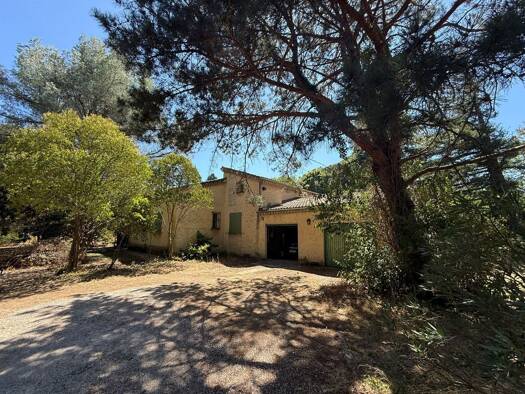 Haus zum Kauf 525.000 € 210 m² 10.000 m² Grundstück Zone Pietonne Avignon 84000