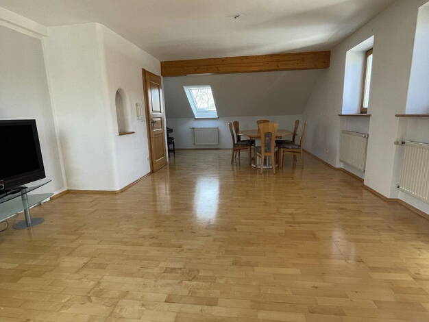 Wohnung zur Miete 1.050 € 4,5 Zimmer 161 m² Dachgeschoss, 1. Geschoss frei ab 01.08.2025 Trifterner Straße 20 Anzenkirchen Triftern OT Anzenkirchen 84371