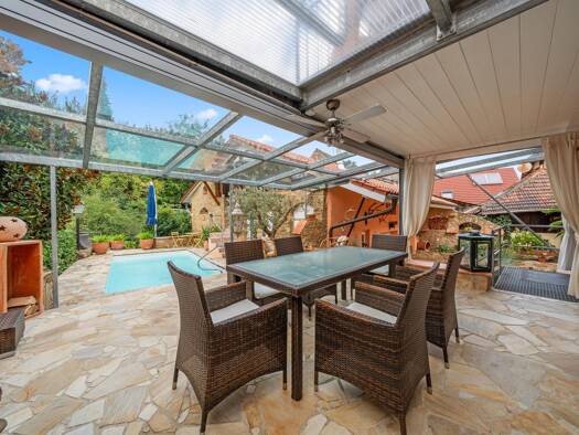 Einfamilienhaus zum Kauf 990.000 € 8 Zimmer 234 m² 584 m² Grundstück Britzingen Müllheim 79379