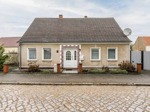 Einfamilienhaus zum Kauf 165.000 € 5 Zimmer 130 m² 1.970 m² Grundstück frei ab sofort Medewitz Wiesenburg/Mark 14827
