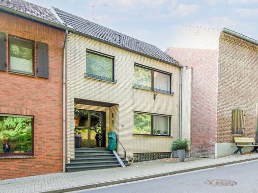 Reihenmittelhaus zum Kauf 229.800 € 6 Zimmer 186 m² 696 m² Grundstück Hillensberg Selfkant / Hillensberg 52538