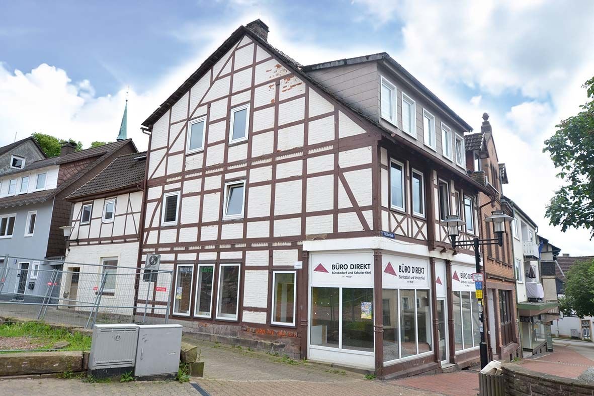 Immobilie zur Versteigerung 80.000 € 8 Zimmer 267 m²<br/>Fläche 188 m²<br/>Grundstück Teichtorstraße 1 Stadtoldendorf 37627