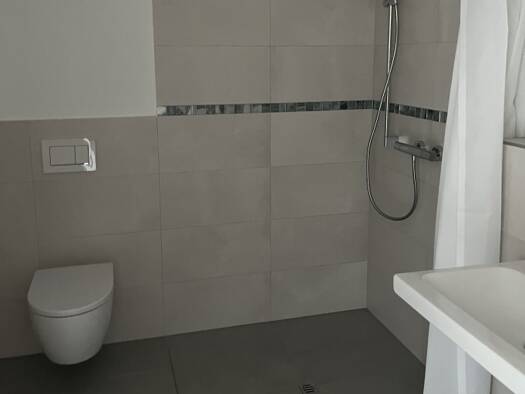 Wohnung zur Miete 580 € 2 Zimmer 44,2 m² Arnsdorf 01477