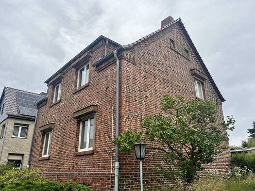 Einfamilienhaus zum Kauf 159.000 € 5 Zimmer 129 m² 991 m² Grundstück Wolfen Bitterfeld-Wolfen 06766