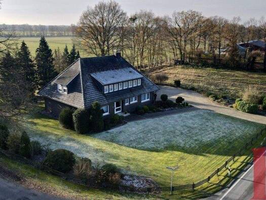 Einfamilienhaus zum Kauf 625.000 € 9 Zimmer 226,6 m² 4.477 m² Grundstück Lohne 49393