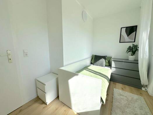 Wohnung zur Miete 405 € 1 Zimmer 8 m² 3. Geschoss frei ab sofort Waltraudenstraße 16 West Ludwigshafen am Rhein 67059
