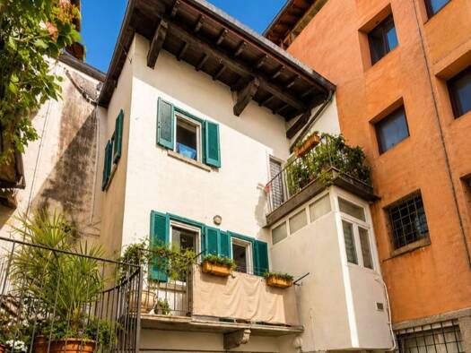 Einfamilienhaus zum Kauf 239.000 € 1 Zimmer 71 m² frei ab sofort Vicolo Del Porto Verbania 28921