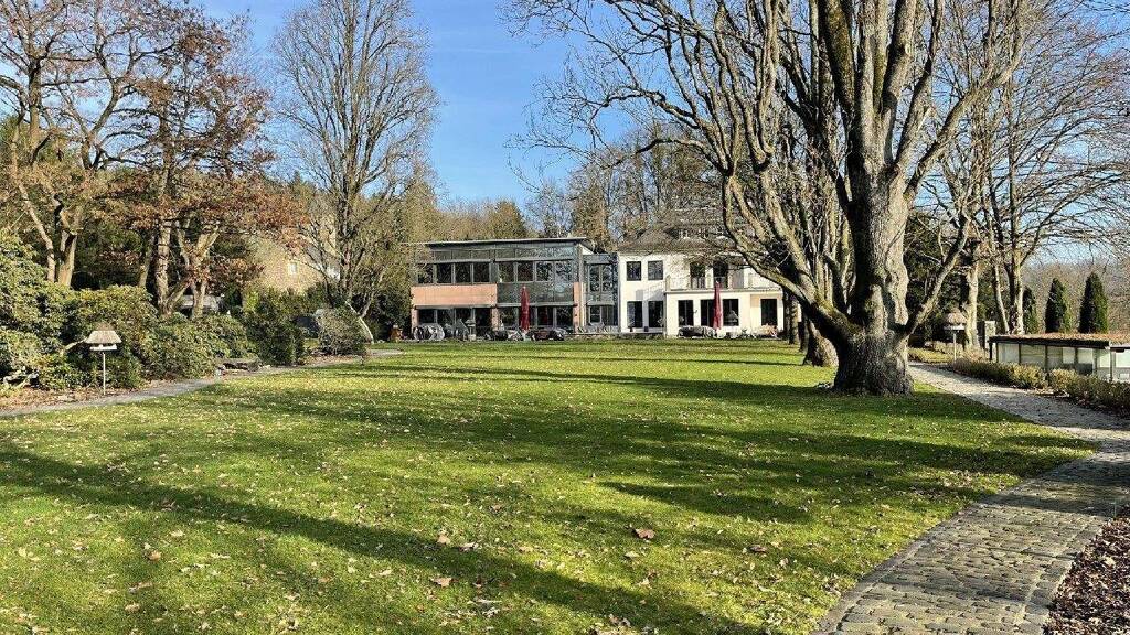 Bürofläche zur Miete 3.000 € 5 Zimmer 250 m² Bürofläche Allner Hennef 53773