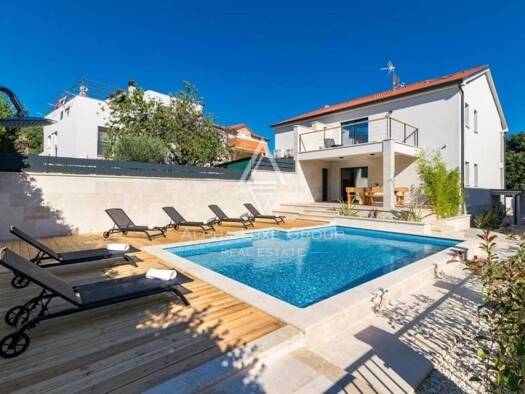 Haus zum Kauf 740.000 € 7 Zimmer 293 m² Liznjan Ližnjan