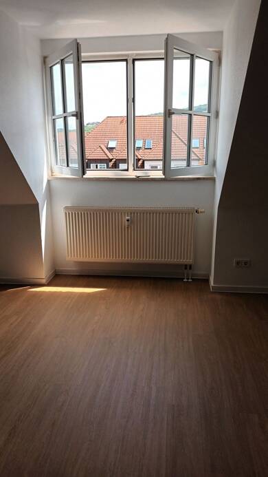 Wohnung zur Miete 410 € 1 Zimmer 33 m² Geschoss 3/3 frei ab sofort Zell a. Main 97299