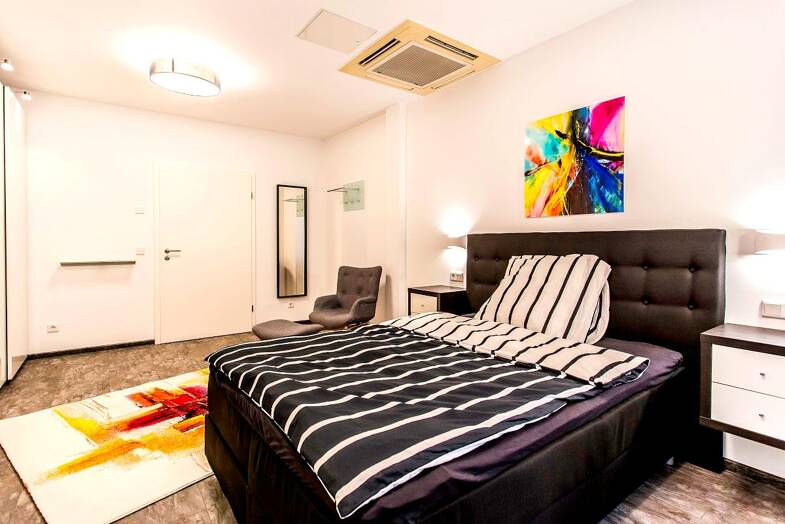 WG-Zimmer zur Miete Wohnen auf Zeit 450 € 16 m² 3. Geschoss frei ab sofort Taunusstraße 00 3.OGre Bahnhofsviertel Frankfurt am Main 60329