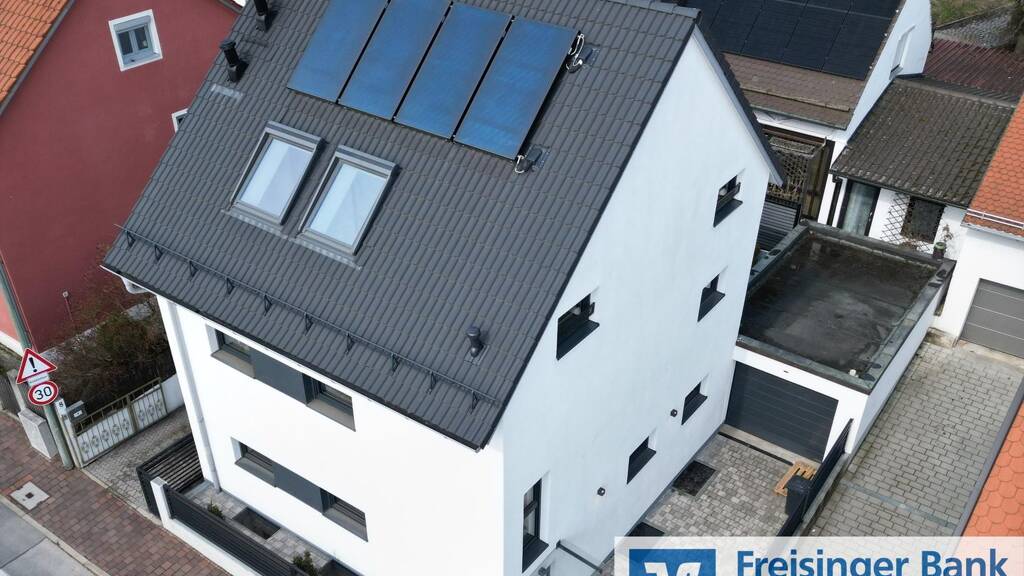 Einfamilienhaus zur Versteigerung - Erstbezug 1.100.000 € 4 Zimmer 158,1 m² 195 m² Grundstück Freising 85354