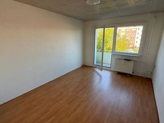 Wohnung zur Miete 440 € 1,5 Zimmer 46 m² Geschoss 2/4 frei ab 15.10.2026 Kieler Straße 29 Lankow Schwerin 19057