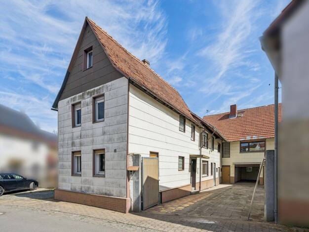 Einfamilienhaus zum Kauf 169.000 € 6,5 Zimmer 182,8 m² 809 m² Grundstück Griedel Butzbach 35510
