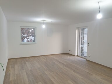 Wohnung zur Miete 825 € 4 Zimmer 85 m² 1. Geschoss frei ab sofort Stallwang Stallwang 94375